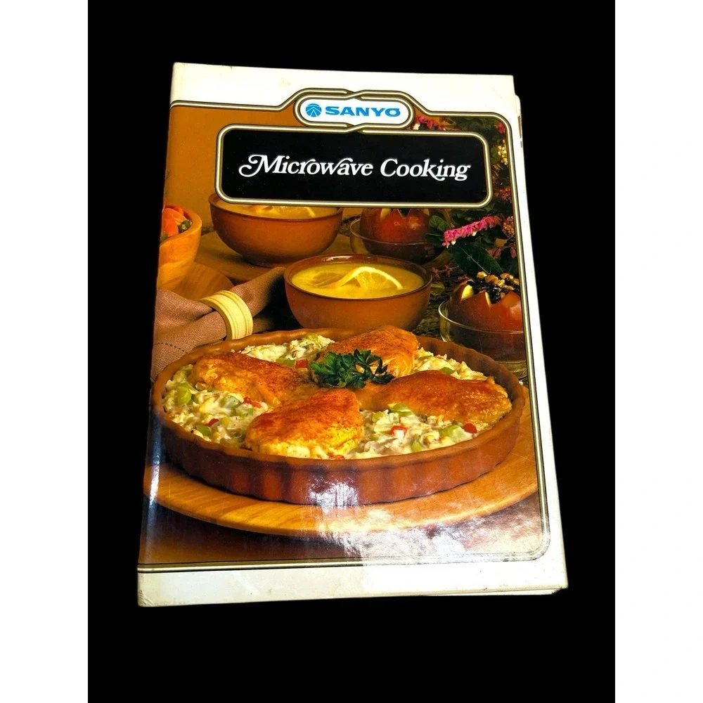 Sanyo Microwave Cooking Vintage Cookbook Book 1982 Ring bound Printed In Japan